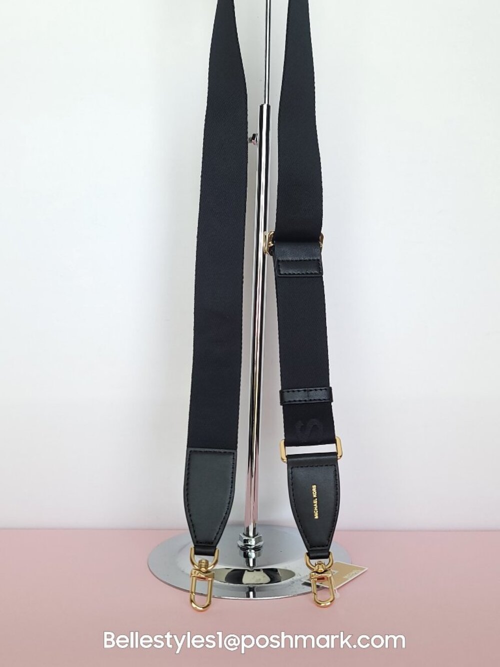 MICHAEL KORS Webbing Strap Signature Logo with Carabiner Clip- Black ⭐ - Picture 4 of 16